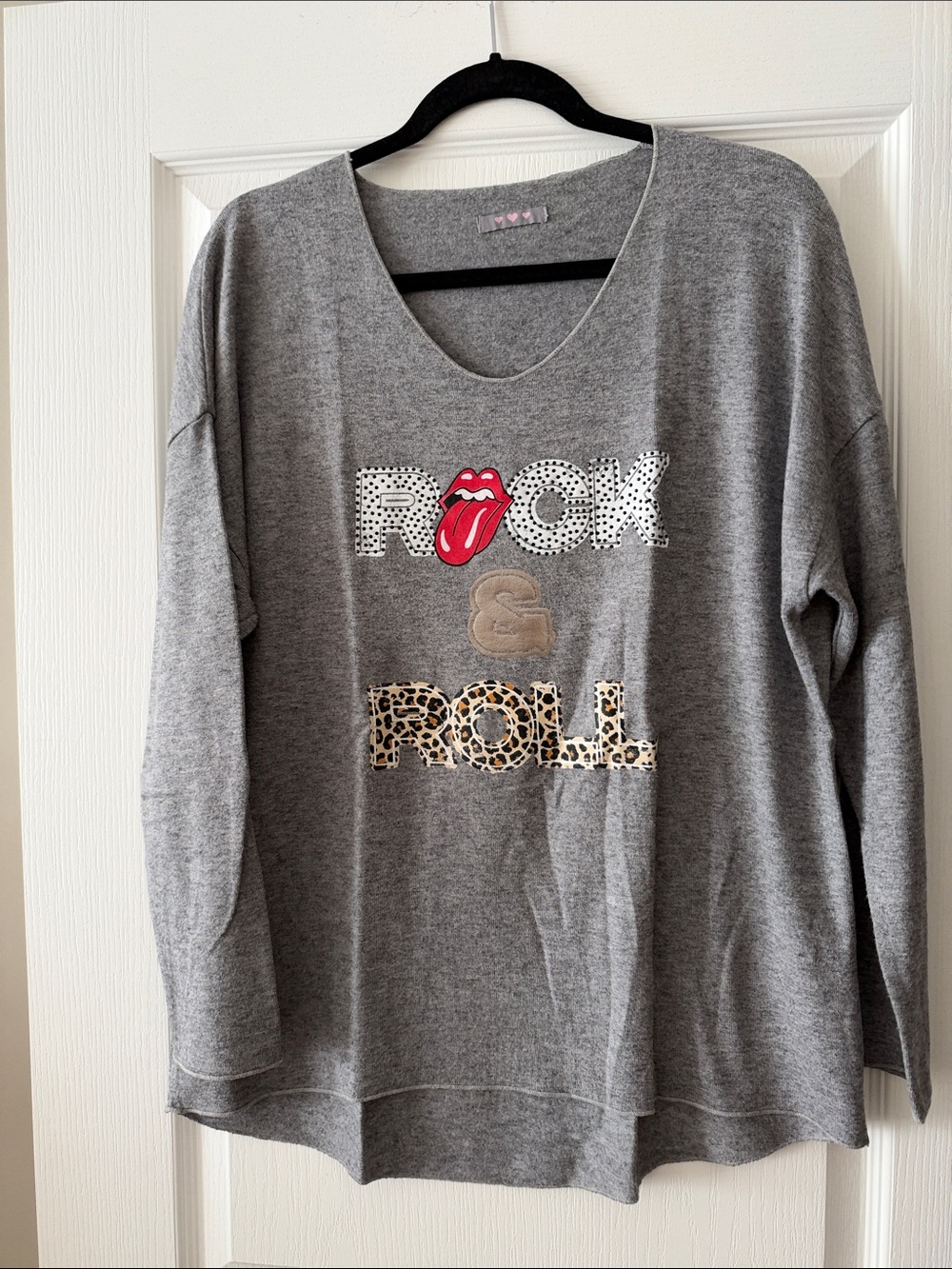 Source Unknown Gray Rock & Roll Graphic Crewneck Sweater with Red Tongue Accent